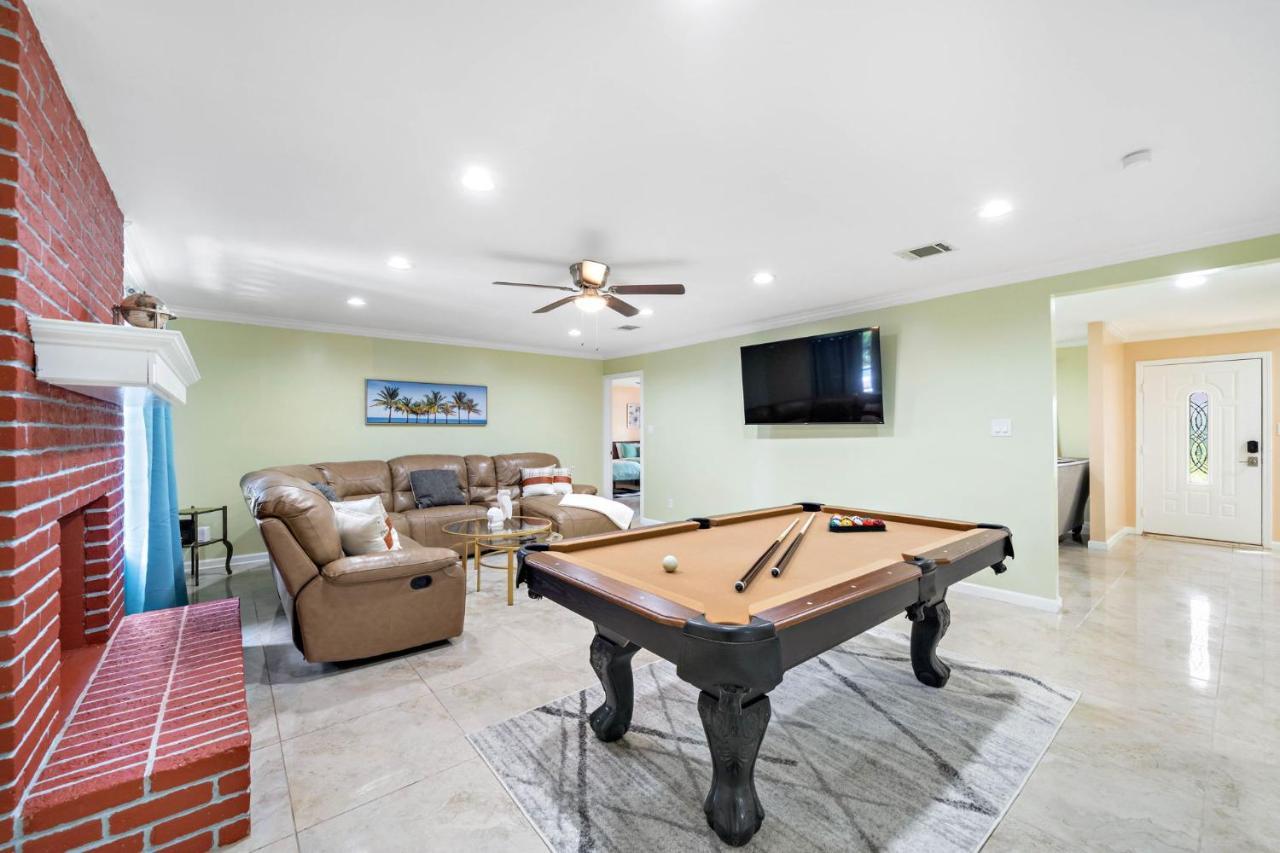 Pool Oasis Games Wifi Bbq Yard Sleep 16 Vila Houston Exterior foto